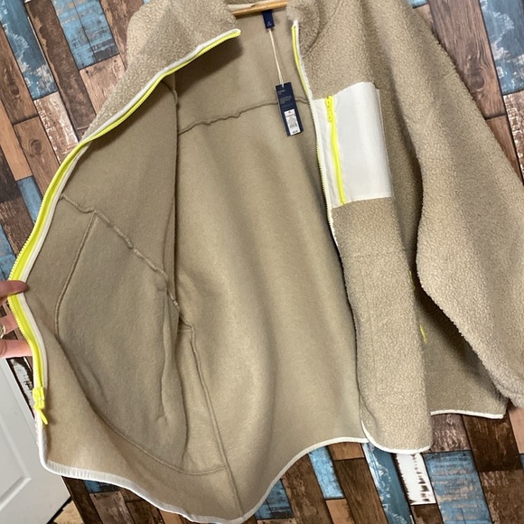 Universal thread teary bear neon green detail jacket - Picture 8 of 16